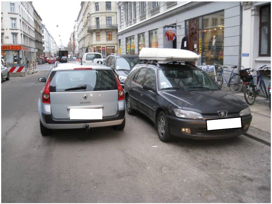 Bil parkeret i 2. position