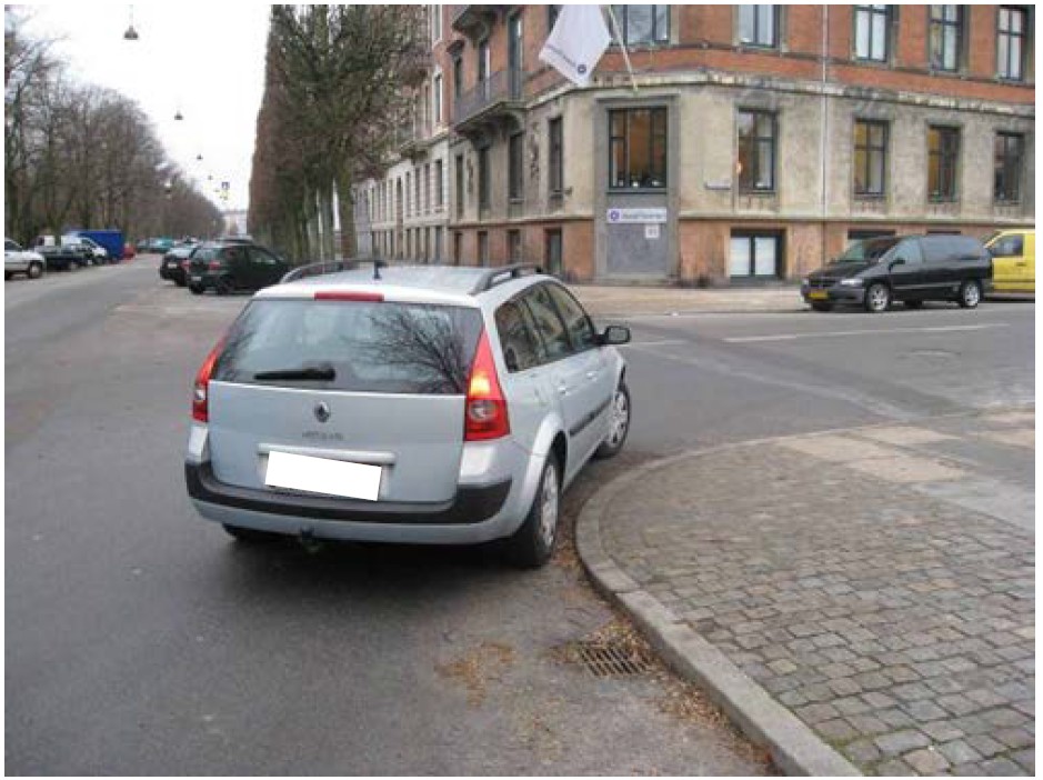 Ulovlig parkering i vejkryds